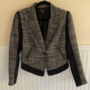Chic cropped blazer